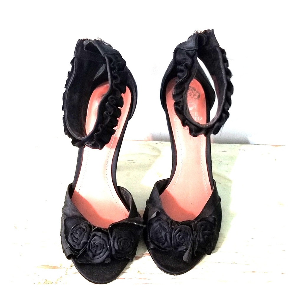 Vincent Camuto satin zip heels